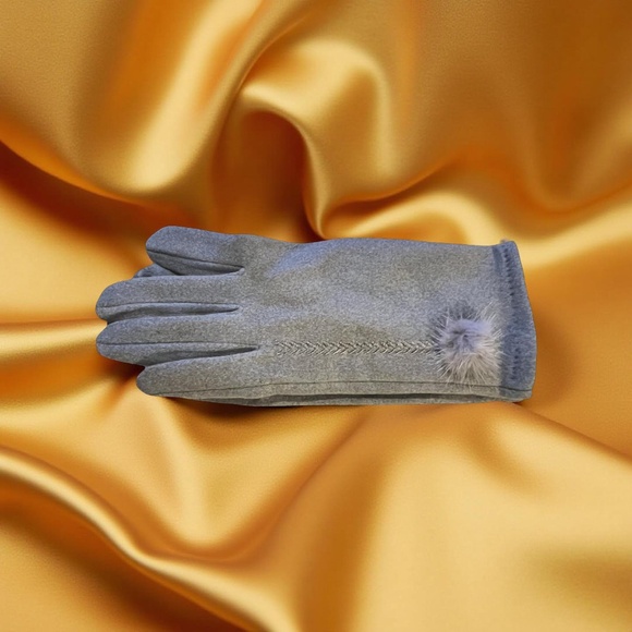 B026 2/$30 Grey Soft Winter Gloves fur Detail Elegant Fashion Accessories NWT - Picture 1 of 3